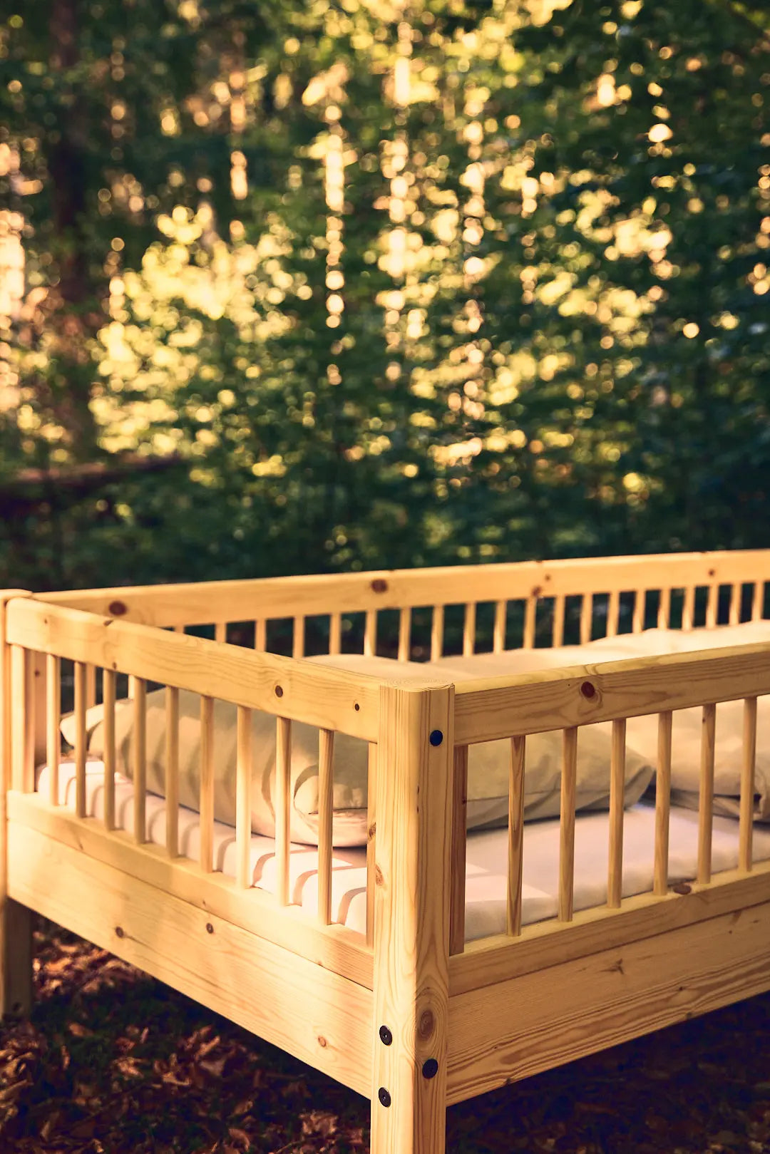 Single Bed with Safety Rails, 90x200 cm, Pine SINGLE_BED single-bed-with-scandinavian-safety-rail-3-4-front-back-raw  flexa-com.myshopify.com