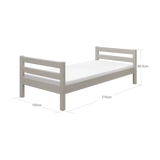 FLEXA Einzelbett in Grau, Kollektion CLASSIC, kindersichere abgerundete Kanten, skandinavischer Stil in einem gemütlichen Kinderzimmer.