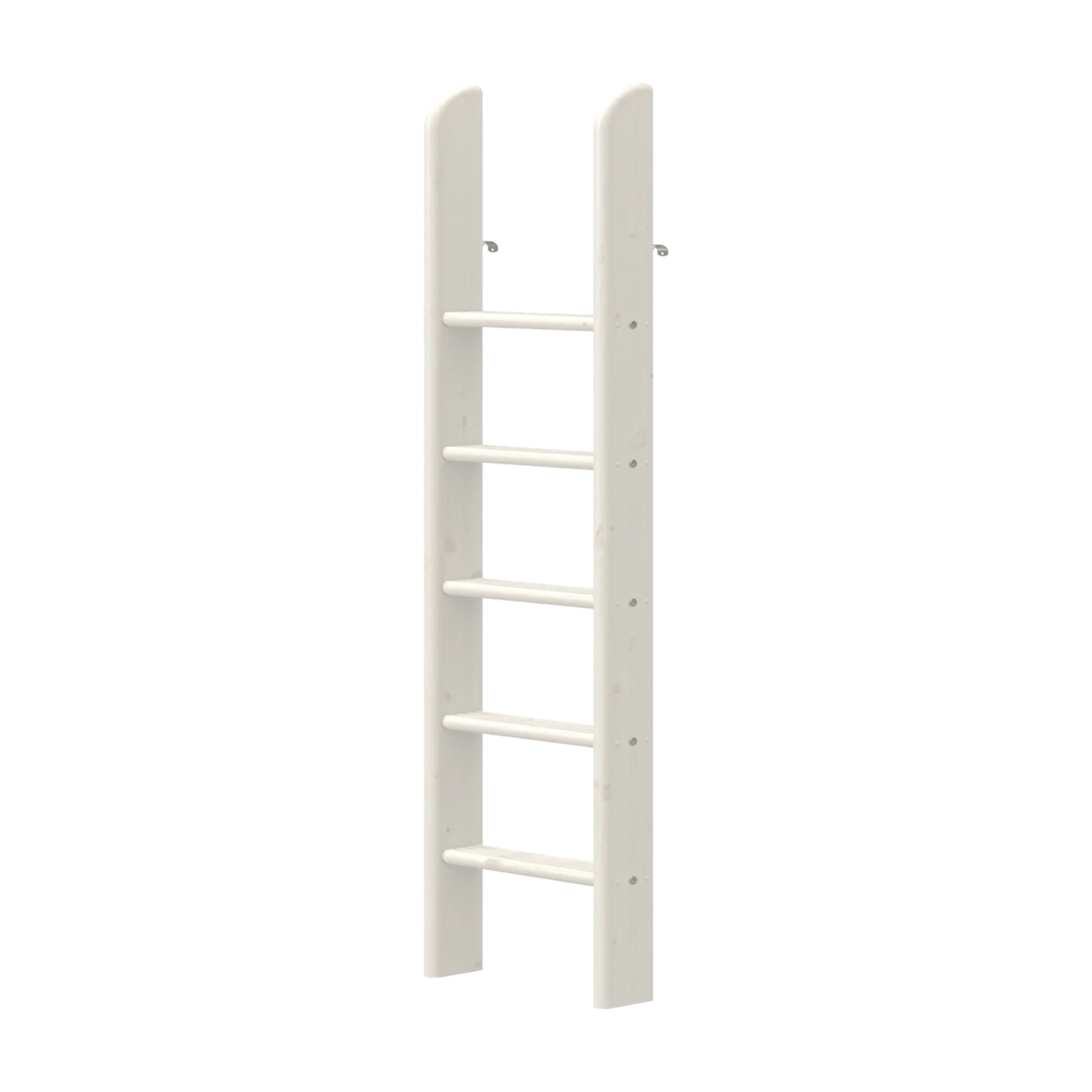 FLEXA weißes Hochbett mit gerader Leiter mit fünf Sprossen, kindersicheren Kanten, aufrecht an einer neutralen Wand stehend.