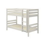FLEXA WHITE Etagenbett aus der CLASSIC-Kollektion aus Kiefernholz, 90 x 200 cm, mit Leiter und Sicherheitsgeländer, abgebildet im Kinderzimmer.