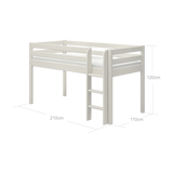 Das Hochbett „FLEXA WHITE“ aus der CLASSIC-Serie, 90 x 200 cm, mit Schutzgitter und Leiter, in einem Kinderzimmer.