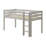 FLEXA CLASSIC Hochbett aus grauer Kiefer mit Leiter und Beinen, mit rutschfester Leiter auf der rechten Seite, sichtbaren Geländern und kindersicherer Konstruktion.