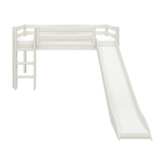 Weißes FLEXA CLASSIC Hochbett mit Rutsche und Leiter, kindersichere Ausführung, in einem Kinderzimmer, 90 x 200 cm.