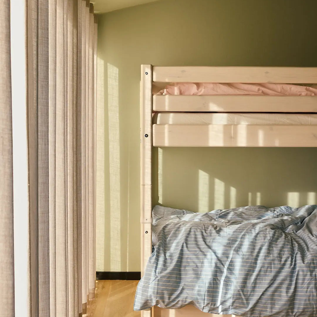 Bunk Bed 154 cm with Pull-out Drawer, Ladder and Safety Rail, 90x200 cm, White BUNKBED bunk-bed-with-straight-ladder-white-washed-3  flexa-com.myshopify.com