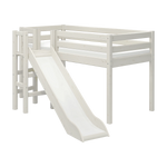 FLEXA WHITE Hochbett mit Rutsche, Sicherheitsgitter und Leiter auf der linken Seite; kindersichere Gestaltung für das Kinderzimmer aus der CLASSIC-Kollektion.