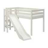 FLEXA WHITE Hochbett mit Rutsche, Sicherheitsgitter und Leiter auf der linken Seite; kindersichere Gestaltung für das Kinderzimmer aus der CLASSIC-Kollektion.