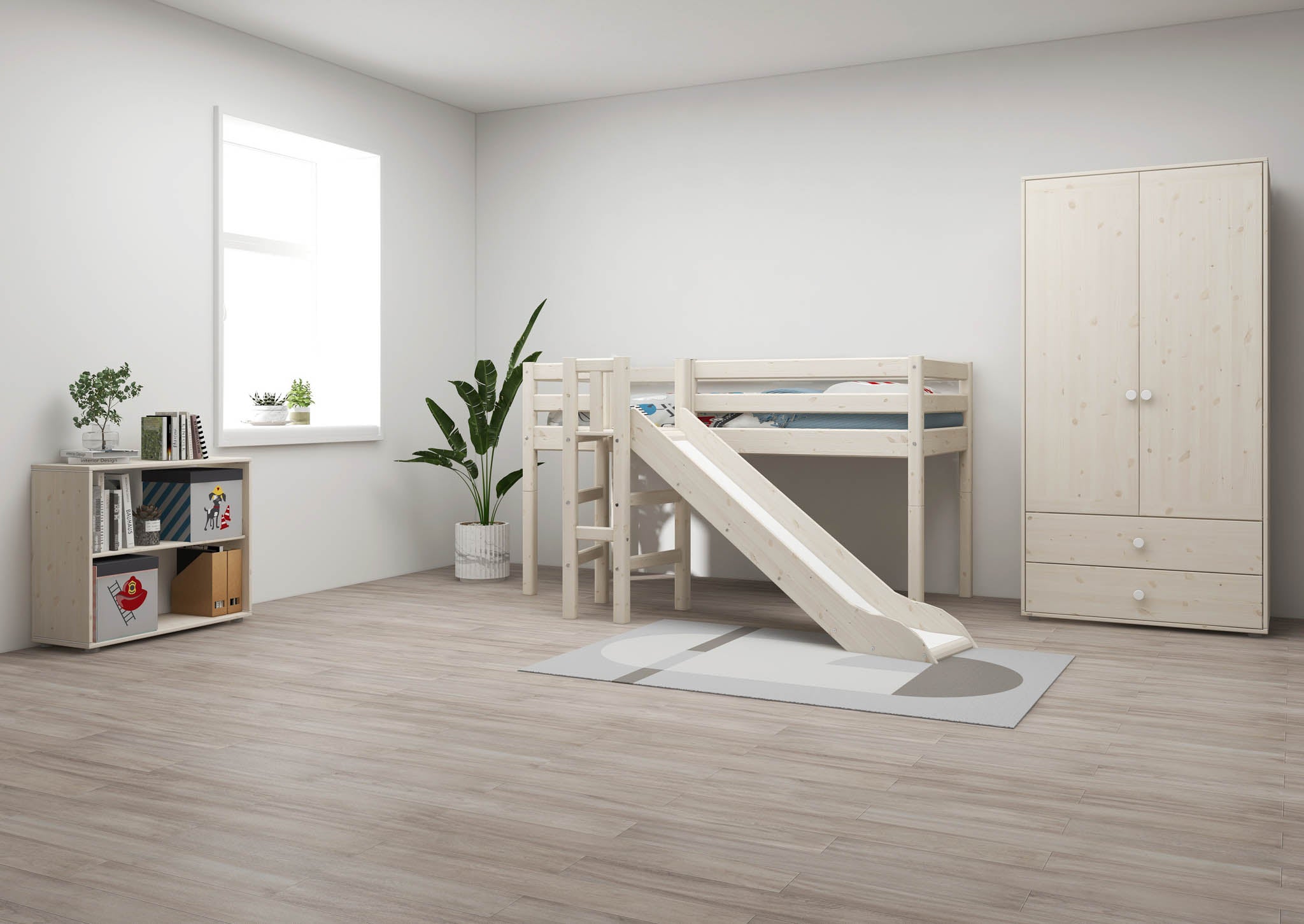 FLEXA-Hochbett mit Rutsche und Schutzgitter, in Weiß, in einem Kinderzimmer mit Kleiderschrank und Bücherregal auf Holzboden.