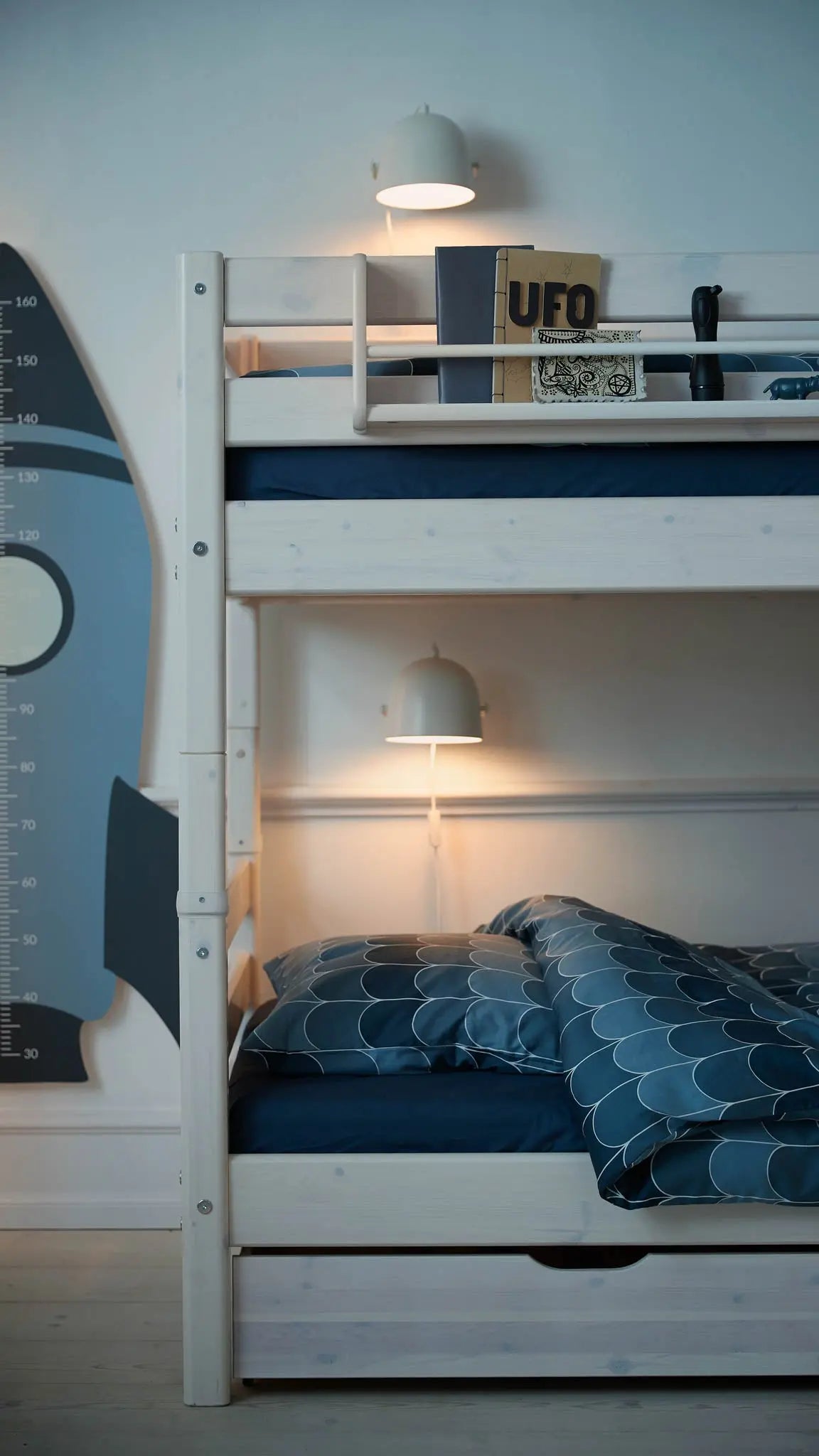Bunk Bed 154 cm with Ladder and Safety Rail, 90x200 cm, White BUNKBED 200 flexa-com.myshopify.com