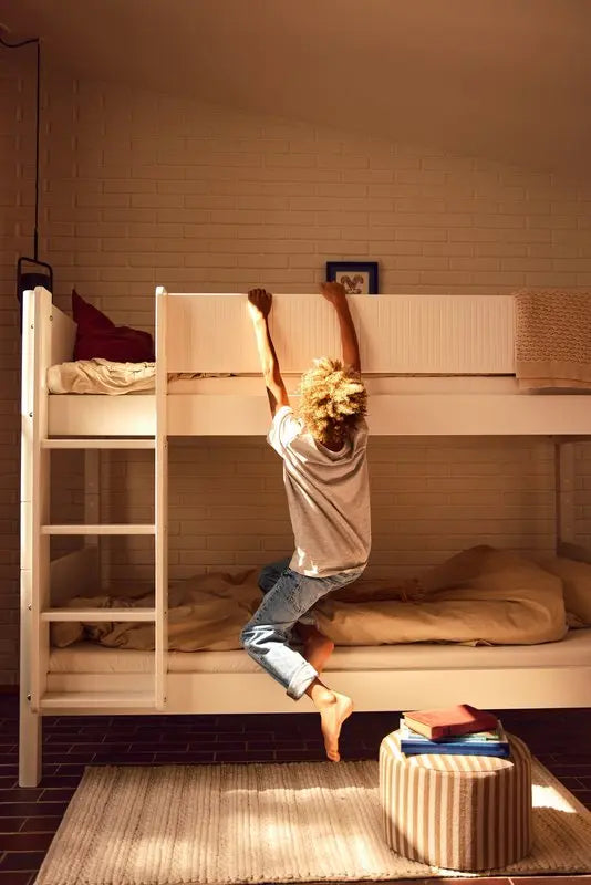Bunk Bed 154 cm with Ladder and Safety Rail, 90x200 cm, White BUNKBED 90X200 flexa-com.myshopify.com
