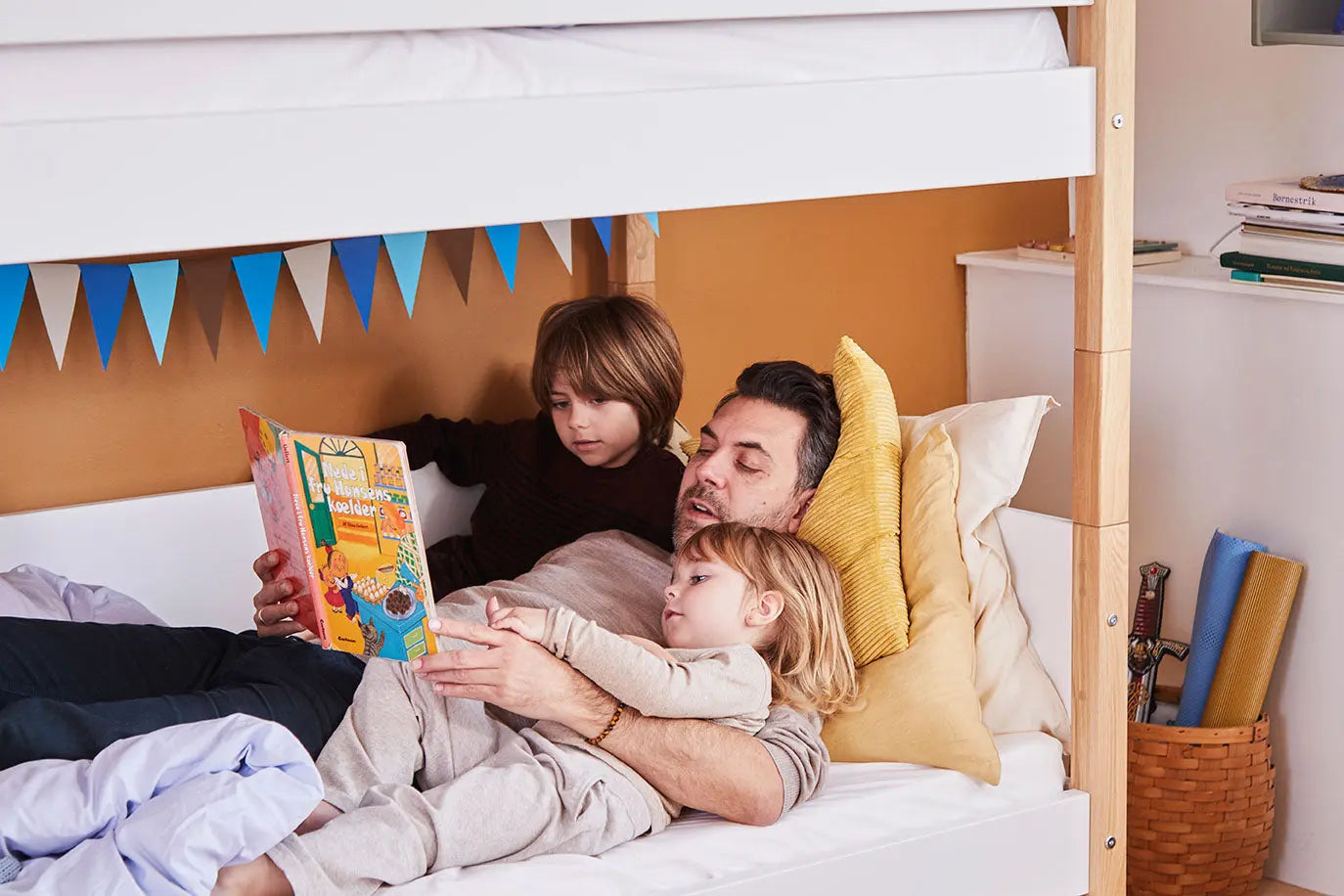 Bunk Bed 154 cm with Straight Ladder and Safety Rail, 90x200 cm, White/Oak BUNKBED 200 flexa-com.myshopify.com