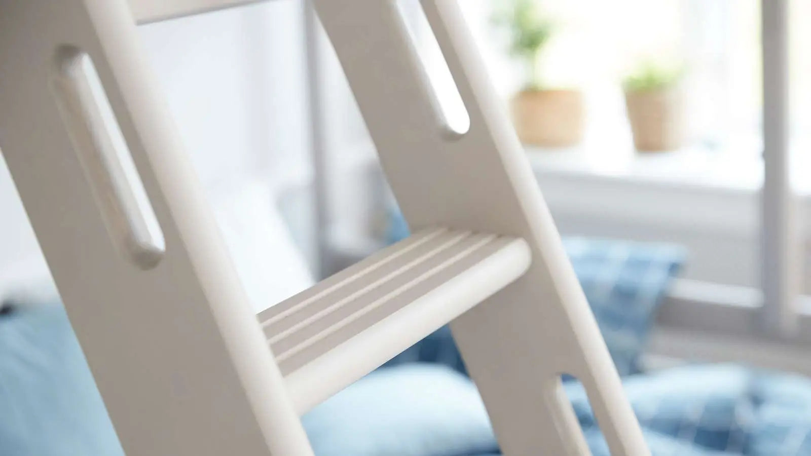 Family Bunk Bed 184 cm with Ladder and Safety Rail, 90/140x200 cm, White BUNKBED 200 flexa-com.myshopify.com