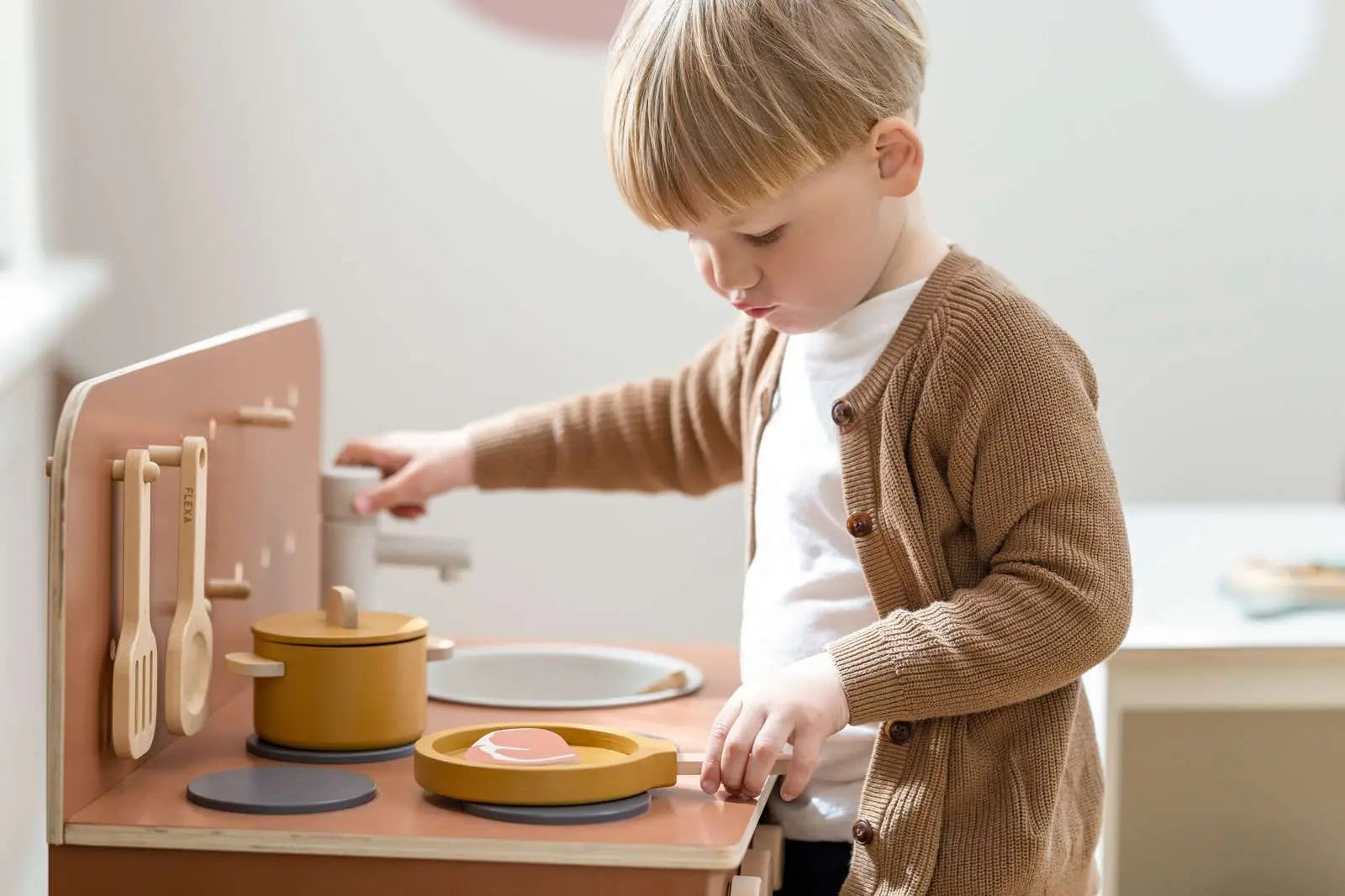 Pot & Pan, 5 pcs, Handpainted, Yellow PLAY ACTIVE flexa-com.myshopify.com