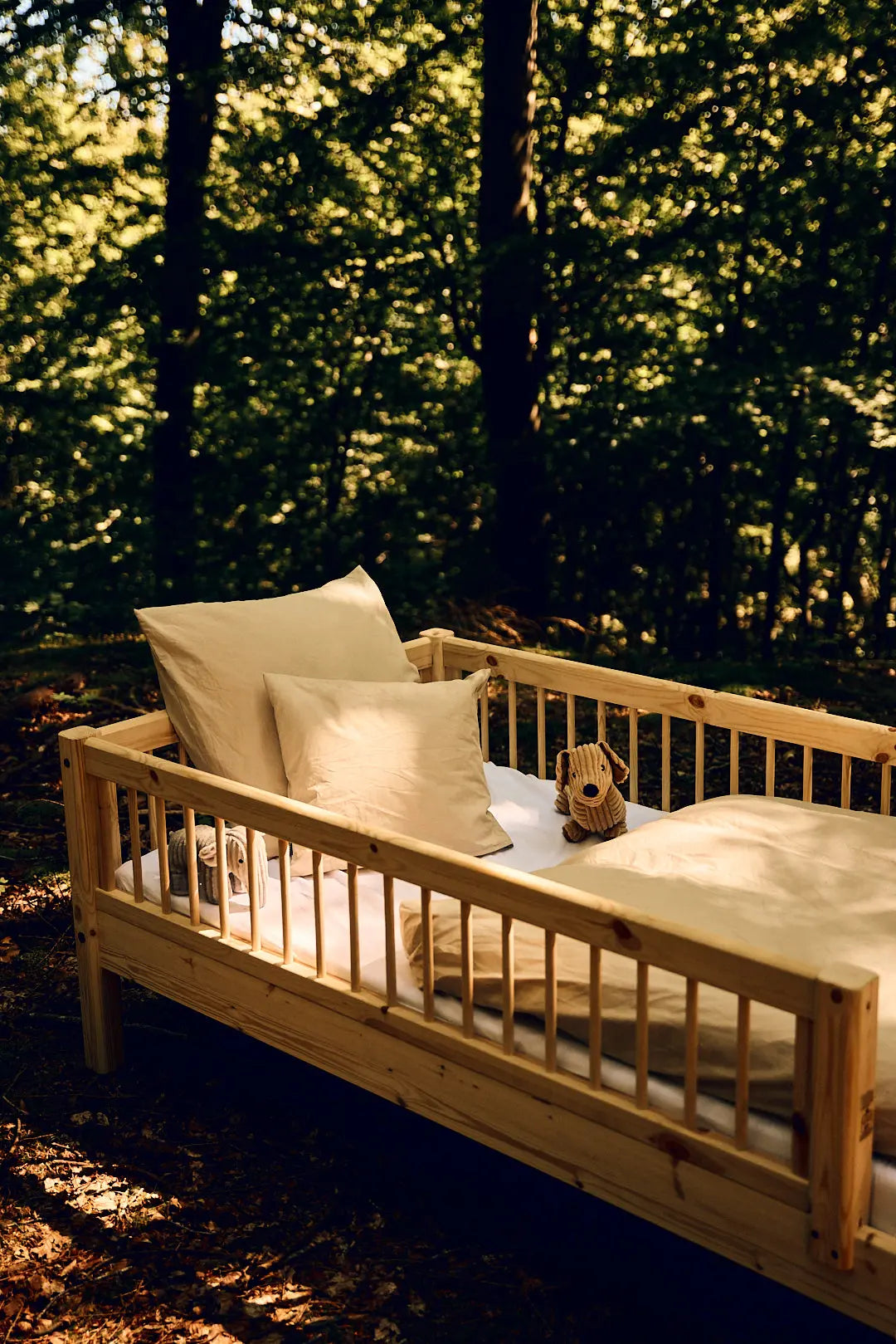 Single Bed with Safety Rails, 90x200 cm, Pine SINGLE_BED single-bed-with-scandinavian-safety-rail-3-4-front-back-raw  flexa-com.myshopify.com